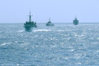 Amenazas interconectadas desafían a Latinoamérica, declara Almirante de la Armada de los EE. UU.