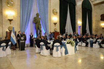 Argentine Government Renews, Strengthens Relations with Armed Forces