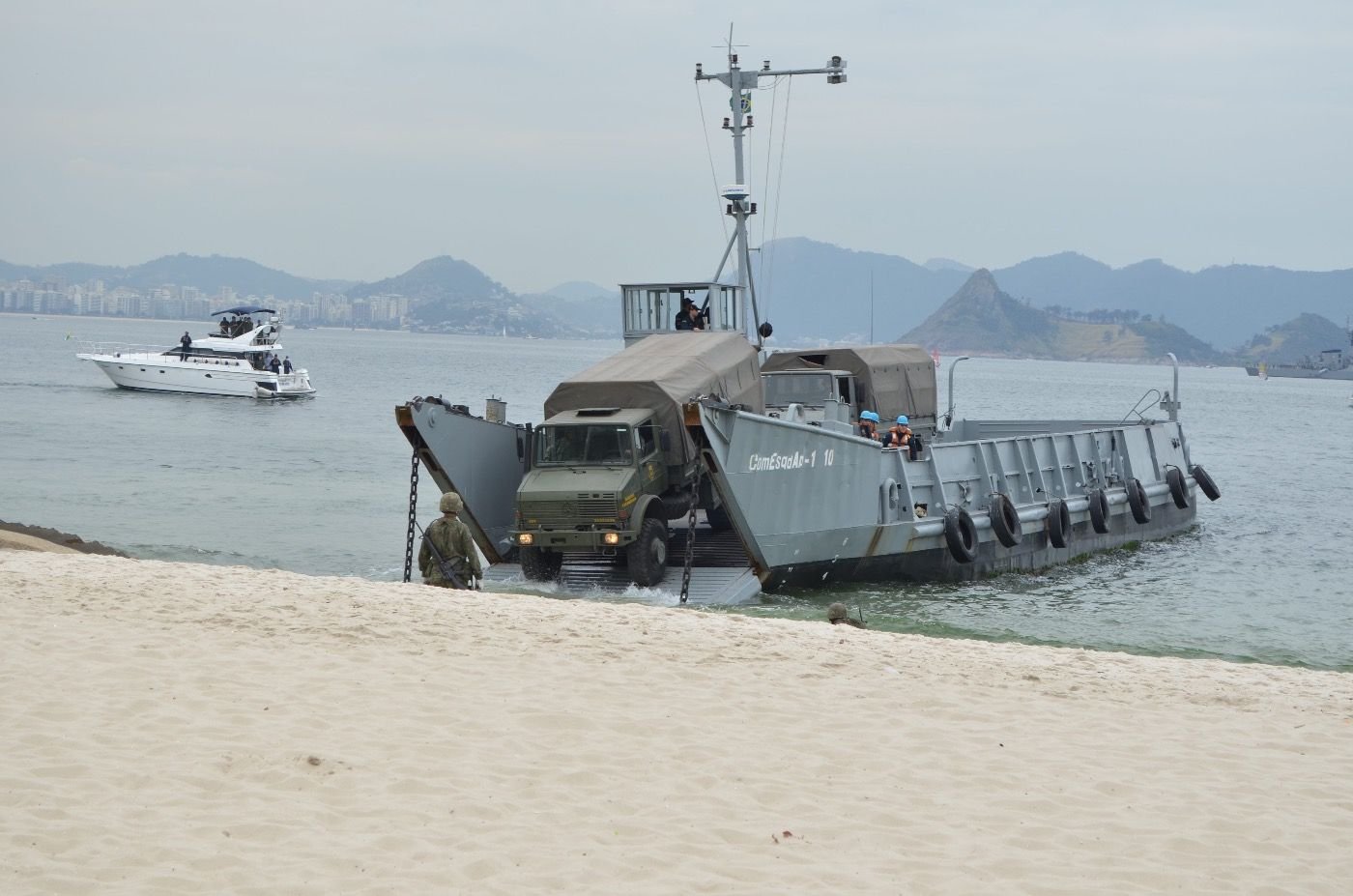 Brazilian Navy Conducts Simulation Exercise to Contain Civil Unrest During the Olympic Games
