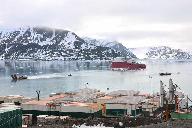 Brazilian Navy Ships Participate in 36th Antarctic Operation