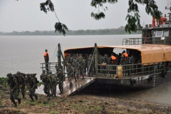 Brazilian Army and Navy Train Close to Border with Paraguay