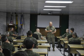 U.S. Marine Corps Commander Visits Brazilian Navy