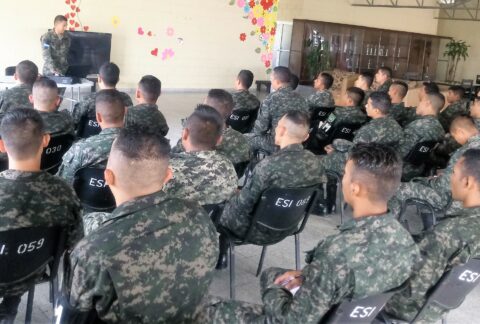 Honduran Military Police Trains in Human Rights