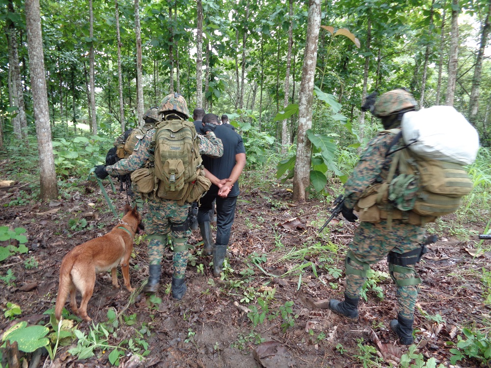 Panama Halts Cocaine Backpackers in Darién