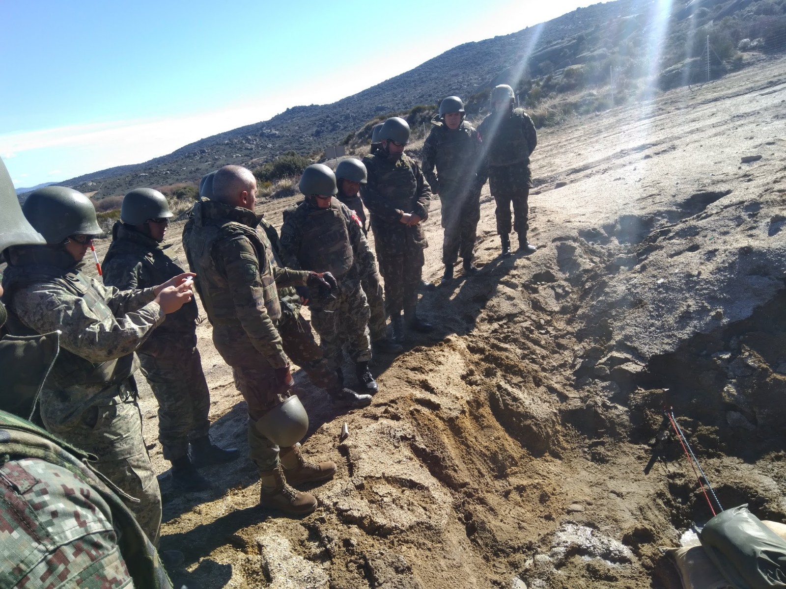 Peruvian Service Members Train on Deactivating Explosives