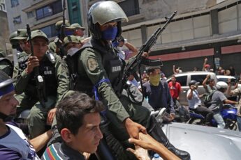 Venezuelan Troops Have Low Morale, Expert Says