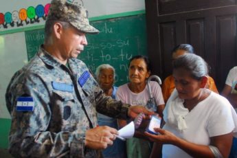 Honduran military, U.S. Army Soldiers spread goodwill during humanitarian mission