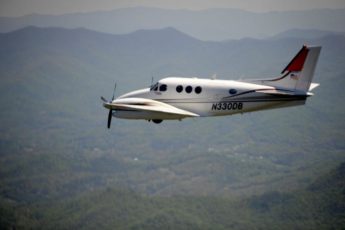 Hawker Beechcraft Signs Agreements for the Modernization of Its Aircraft in FAC Service