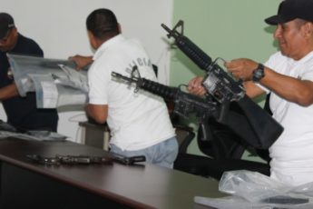 El Salvador: Police seize high-caliber weapons