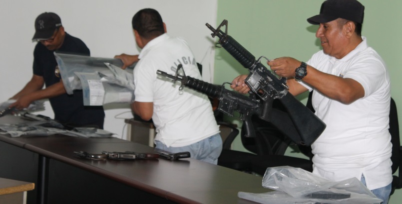 El Salvador: Police seize high-caliber weapons