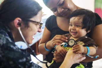 El USNS Comfort asiste a 19.000 personas en Belice y Guatemala