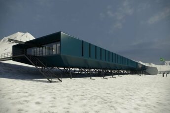 Brazilian Navy Rebuilds their Research Station in Antarctica