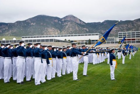 Academia de Fuerza Aérea de los EE. UU. ofrece programas a naciones amigas