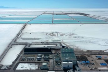 Chinese Companies To Exploit Bolivian Lithium