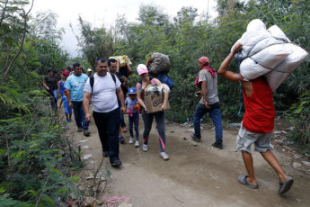 Grupos armados ilegais disputam controle da fronteira entre Venezuela e Colômbia