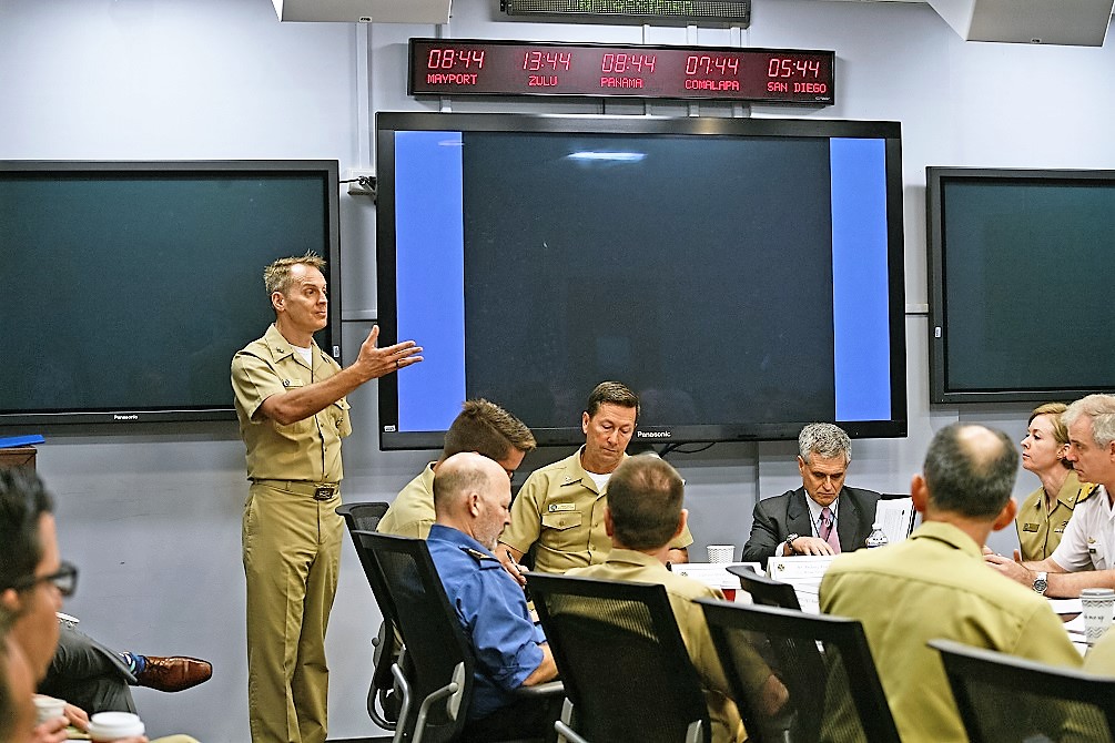 Comandante das Forças Navais do Comando Sul dos EUA recebe nações parceiras para debates entre lideranças seniores