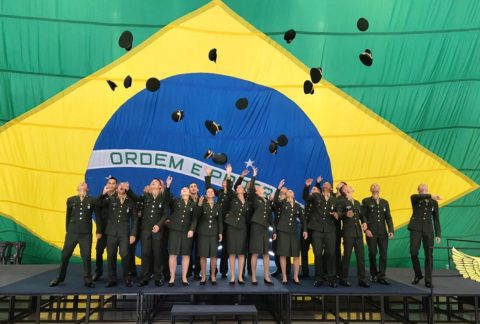 Exército Brasileiro forma primeiras mulheres especializadas em manutenção de aeronaves