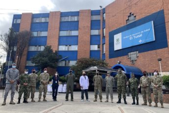 Donación de material médico al hospital en Bogotá por la Embajada de los EE.UU en apoyo al personal médico que atiende la pandemia de COVID-19