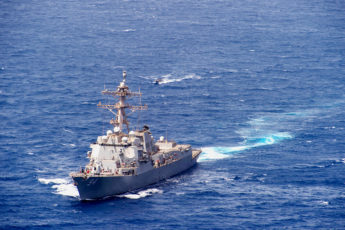 Marina de los EE. UU. realiza operaciones de libertad de navegación
