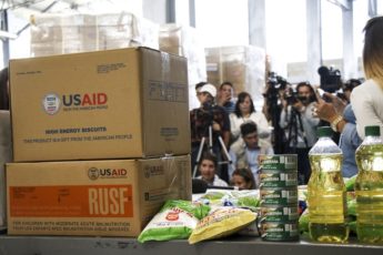Pompeo anuncia USD 200 millones adicionales en ayuda a venezolanos