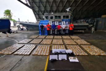 Marinha da Colômbia intercepta mais de meia tonelada de cocaína no Pacífico