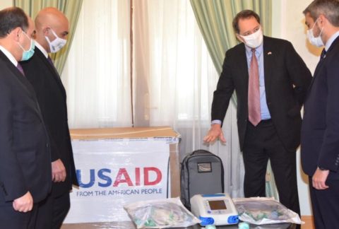 Estados Unidos dona 50 respiradores al Paraguay para responder a la pandemia del COVID-19
