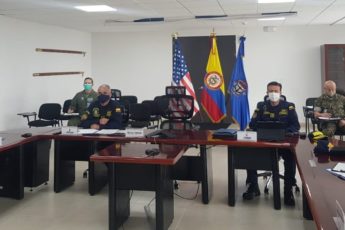 Quarta Frota dos EUA é anfitriã de Diálogos Marítimos de Estado-Maior com a delegação naval colombiana