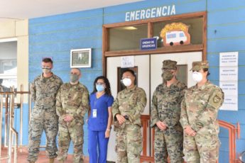 Fuzileiros Navais da SPMAGTF e JTF-Bravo doam suprimentos essenciais a Trujillo, em Honduras