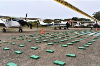 Bolivia: Narcotics Agents Seize 5 Narco-aircraft