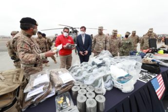 EE. UU. dona equipamiento para búsqueda y rescate a la Fuerza Aérea del Perú
