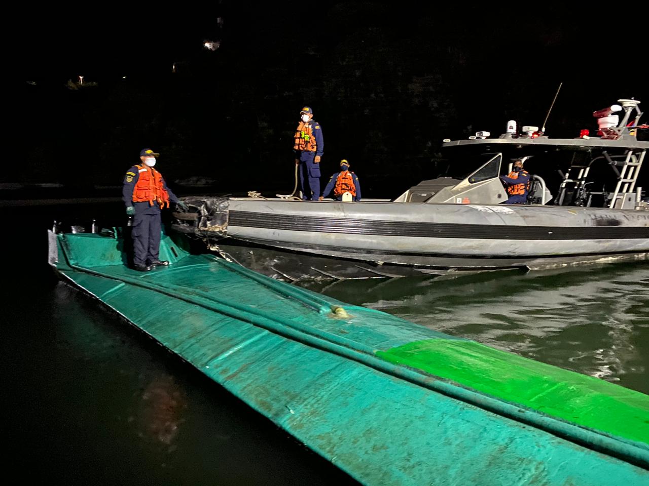 Colombian Navy Intercepts Semisubmersible with 2 Tons of Cocaine