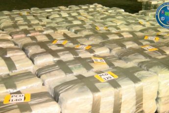Costa Rica incauta 2,9 toneladas de cocaína en contenedor con banano