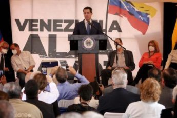 El presidente interino Guaidó pide un referéndum para rechazar en diciembre las fraudulentas elecciones del régimen