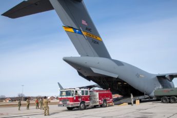 Reservistas entregan equipamiento crítico para bomberos en Centroamérica