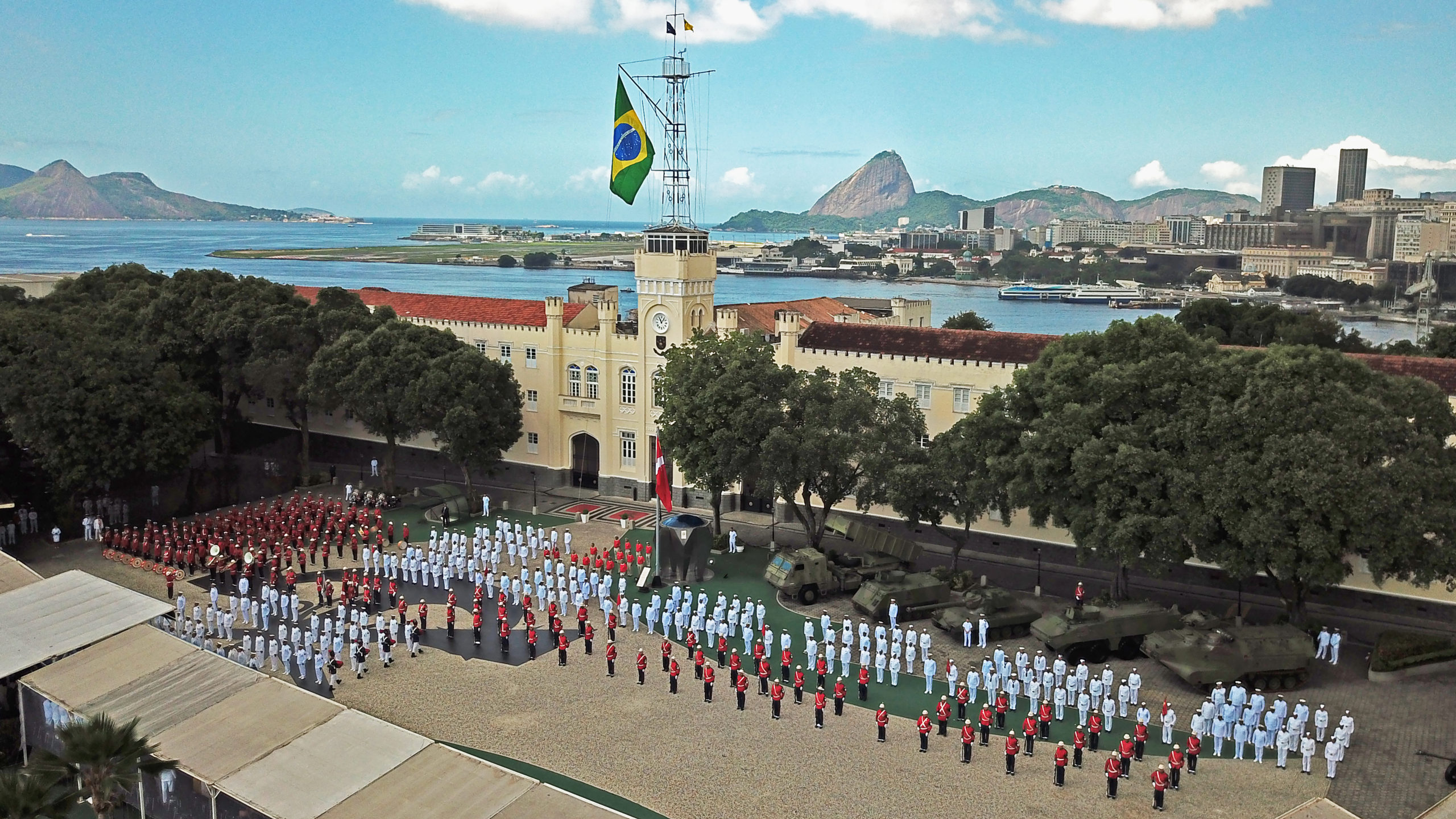 Infantes de marina de Brasil conmemoran 213.º aniversario con el desafío de reinventarse