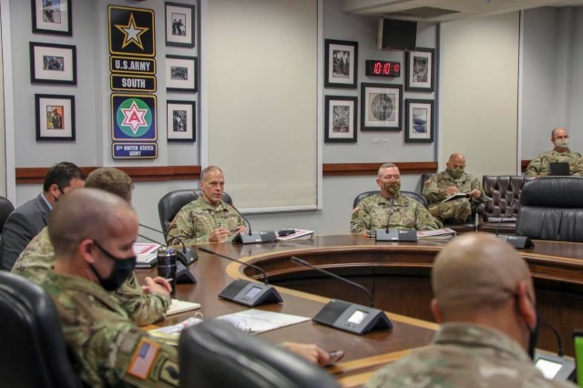 Ejército Sur de los EE. UU., SFAB N.º 1, realiza conferencia de entrenamiento previo al despliegue