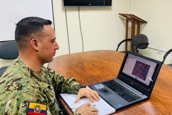 Militares de la Armada del Ecuador se capacitan con sus pares colombianos