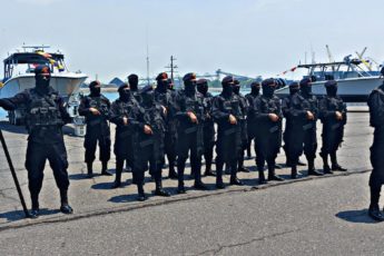 Guatemala recibe cuatro buques para interceptar al narcotráfico