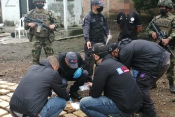 Fuerzas colombianas incautan 3,4 toneladas de droga en dos operaciones