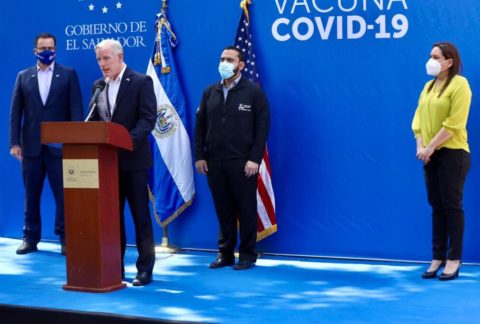 Gobierno de EE. UU. dona USD 2 millones adicionales para combatir al COVID-19 en El Salvador