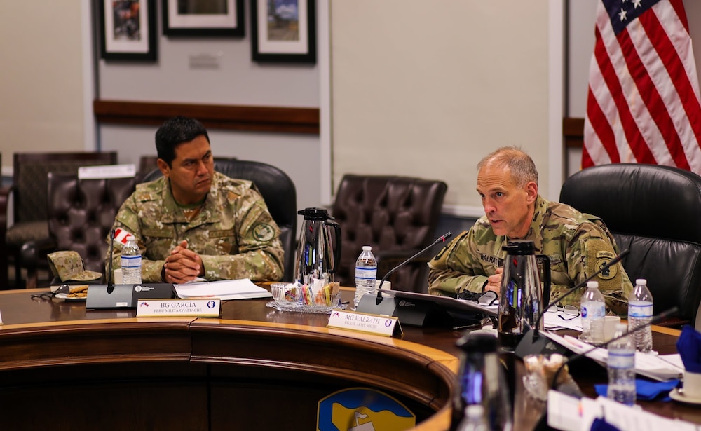Diálogos de Estado Mayor facilitan ayuda del Ejército de los EE. UU. en transformación y modernización del Ejército del Perú