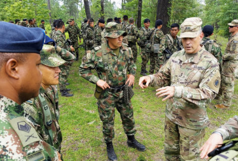 El Ejército de Colombia entrena en el JRTC y realiza diálogos de Estado Mayor con el Ejército Sur