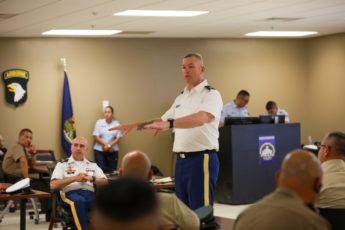 El Ejército Sur de los EE. UU. recibe a suboficiales séniores durante PISAJ