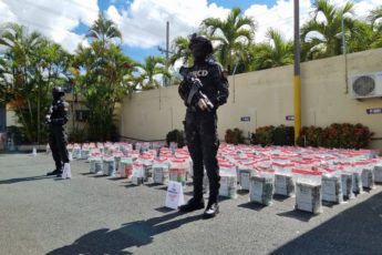 República Dominicana incauta 2 toneladas de cocaína y allana 12 propiedades del narcotráfico