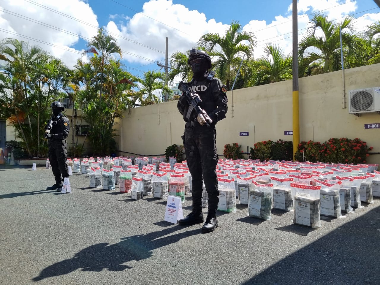 República Dominicana incauta 2 toneladas de cocaína y allana 12 propiedades del narcotráfico