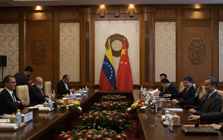 A abordagem diplomática e política da China na América Latina e no Caribe