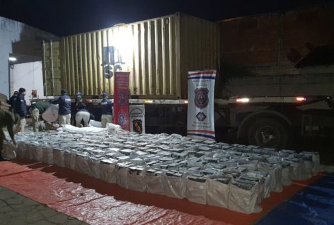 Autoridades paraguayas realizan decomiso récord de cocaína