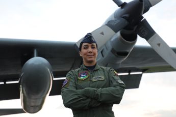 Woman at the Command of C-130 Hercules for the First Time in the Colombian Air Force