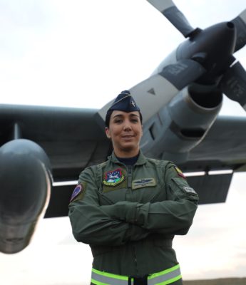 Woman at the Command of C-130 Hercules for the First Time in the Colombian Air Force
