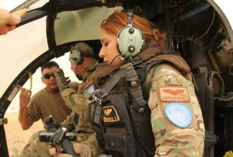 Pilotos salvadoreñas destacan en misiones de paz